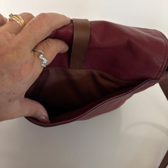 Fossil Leather Crossbody Bag Adjustable Strap Buckle Detail Red Wine Purse - Picture 6 of 8